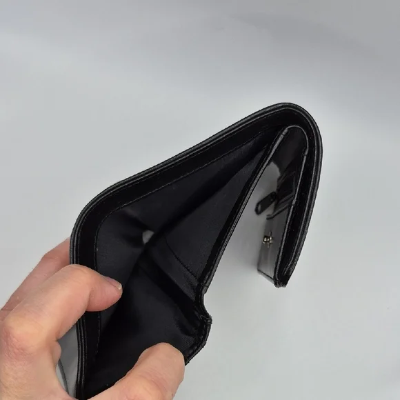 Guess Black Women's Wallet - Picture 6 of 6